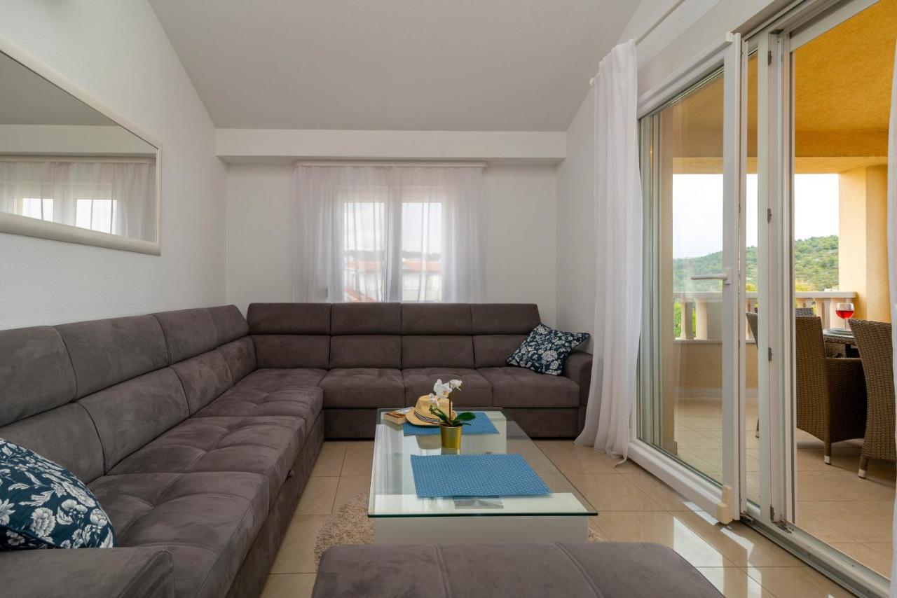 Apartment Angela Trogir Exterior foto