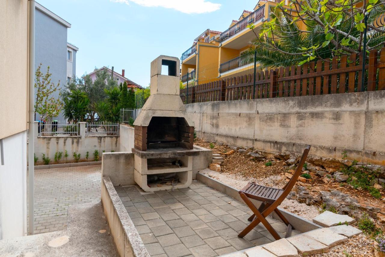 Apartment Angela Trogir Exterior foto