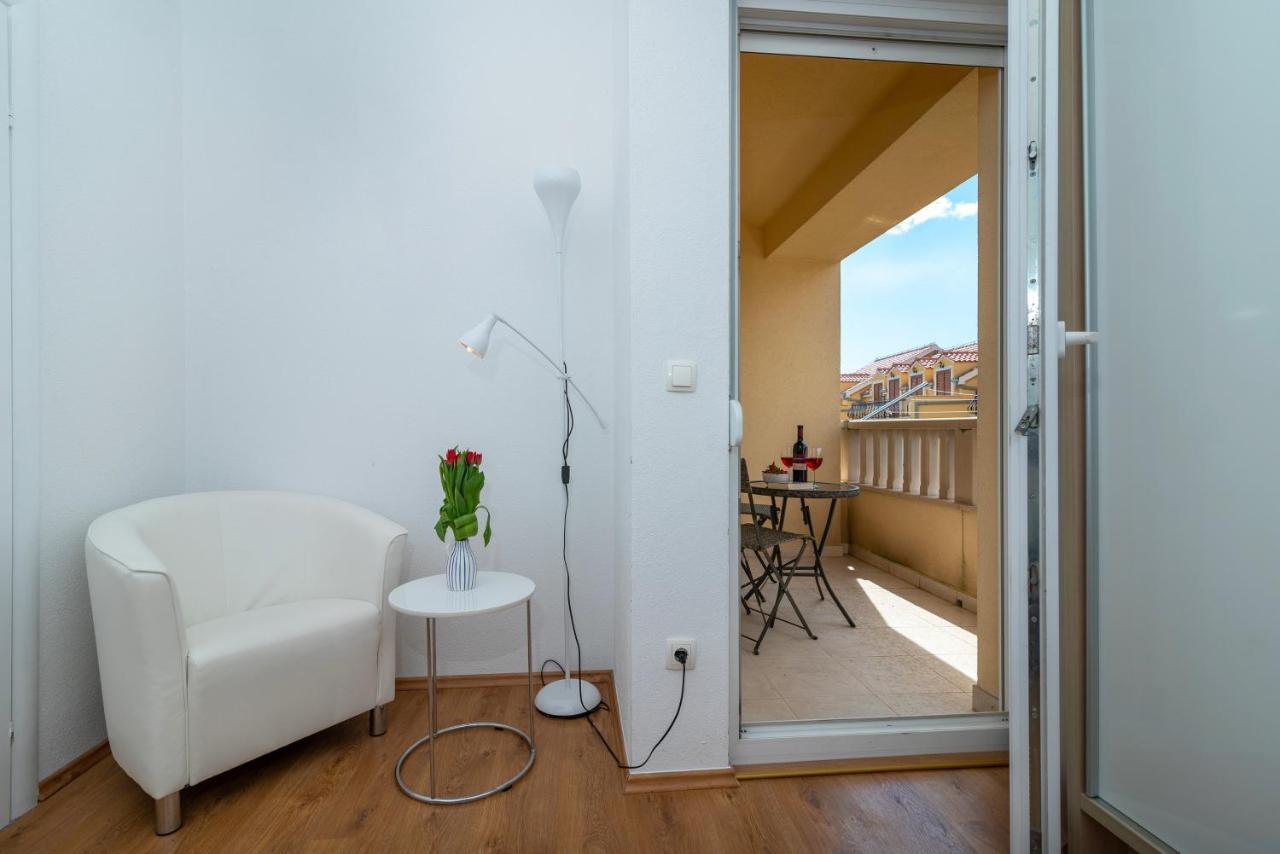 Apartment Angela Trogir Exterior foto